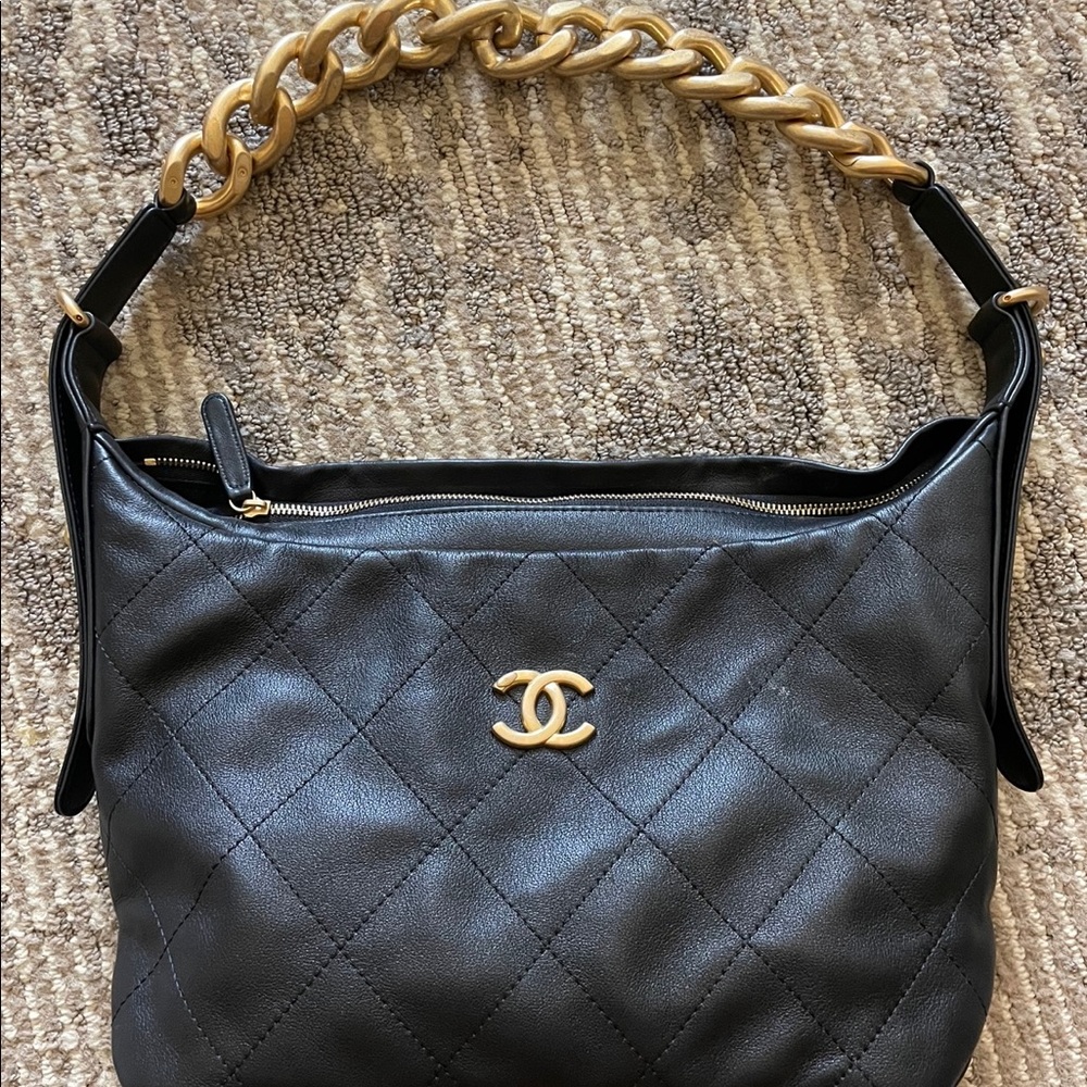 Chanel handbag - Picture 3 of 5